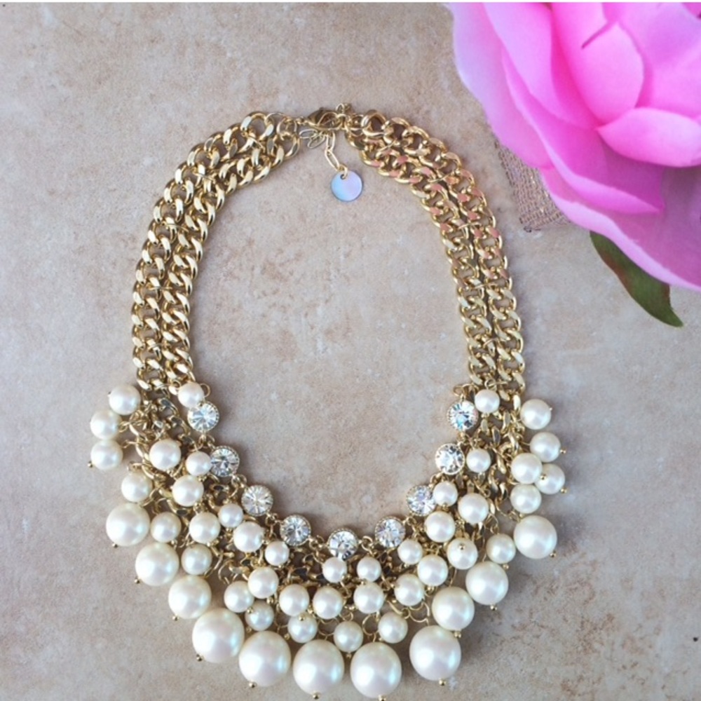 Pearl statement necklace NWT